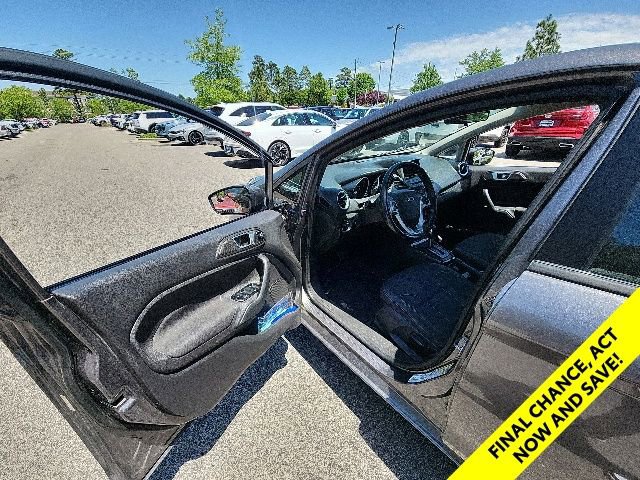 Used 2014 Ford Fiesta SE w/ Equipment Group 201A FWD image 21