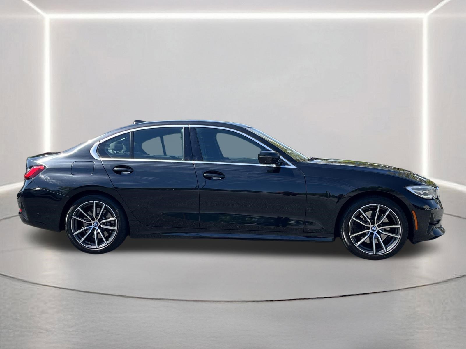 Used 2021 BMW 330i Sedan w/ Premium Package image 26