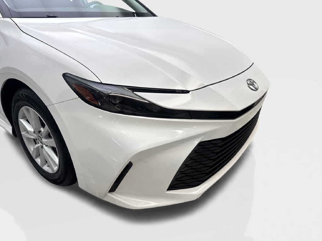 Used 2025 Toyota Camry LE FWD image 19