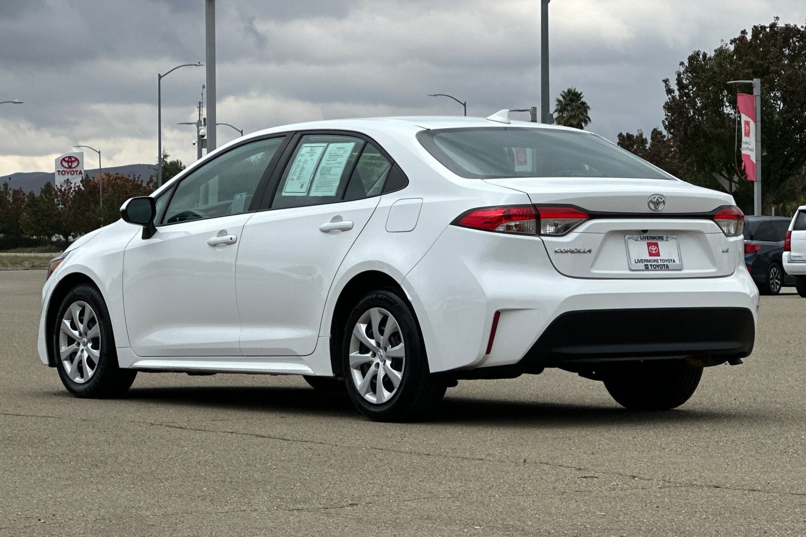 Used 2024 Toyota Corolla LE FWD image 6