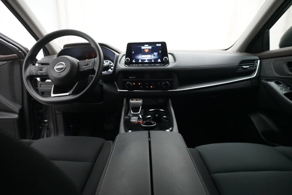 Used 2023 Nissan Rogue S AWD/4WD image 5