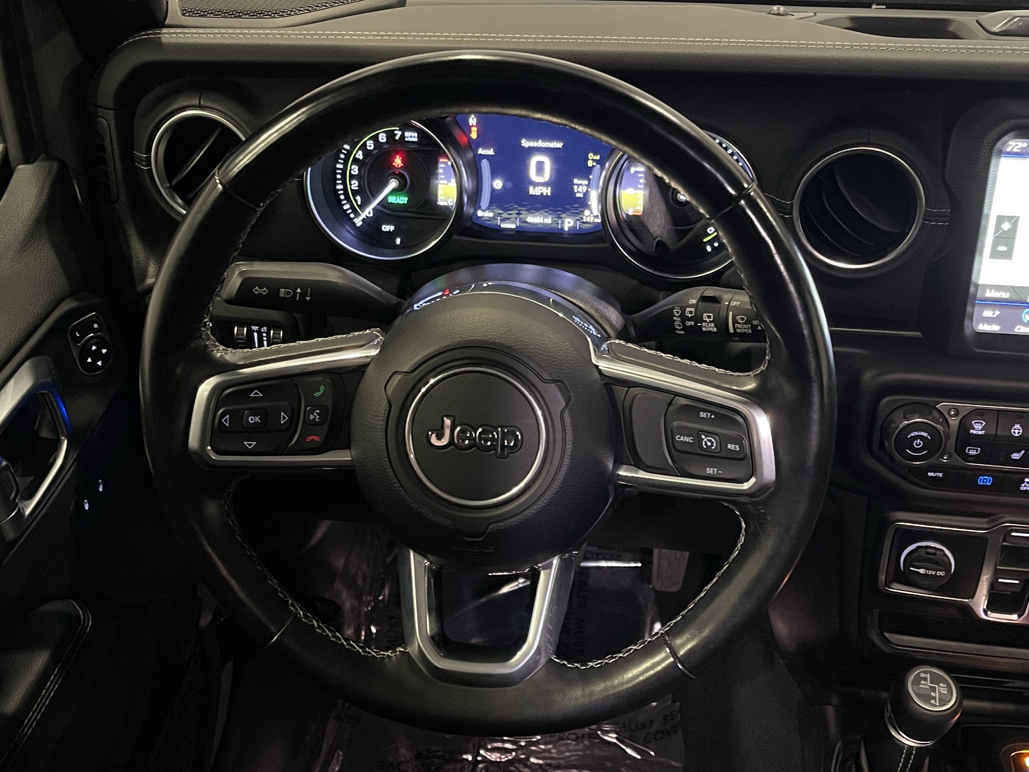 Used 2022 Jeep Wrangler Unlimited Sahara w/ Cold Weather Group image 19