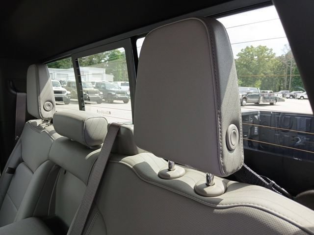 Used 2026 GMC Sierra 3500 SLT w/ SLT Premium Package AWD/4WD image 25