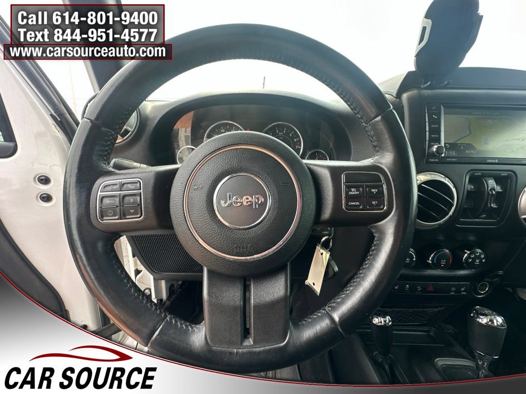 Used 2017 Jeep Wrangler Unlimited Sahara w/ Connectivity Group AWD/4WD image 15