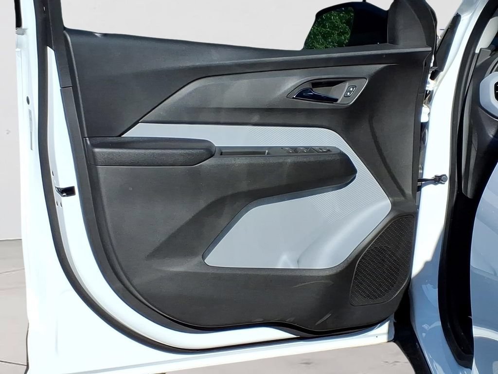 New 2027 Chevrolet Bolt LT w/ Comfort Package FWD image 19