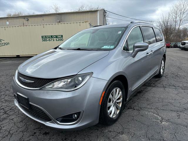 Certified 2019 Chrysler Pacifica Touring-L image 9