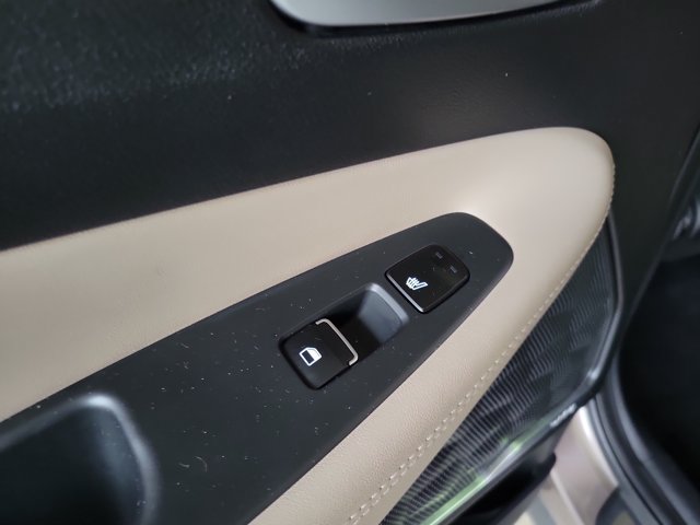 Used 2019 Hyundai Santa Fe w/ Ultimate Package FWD image 11