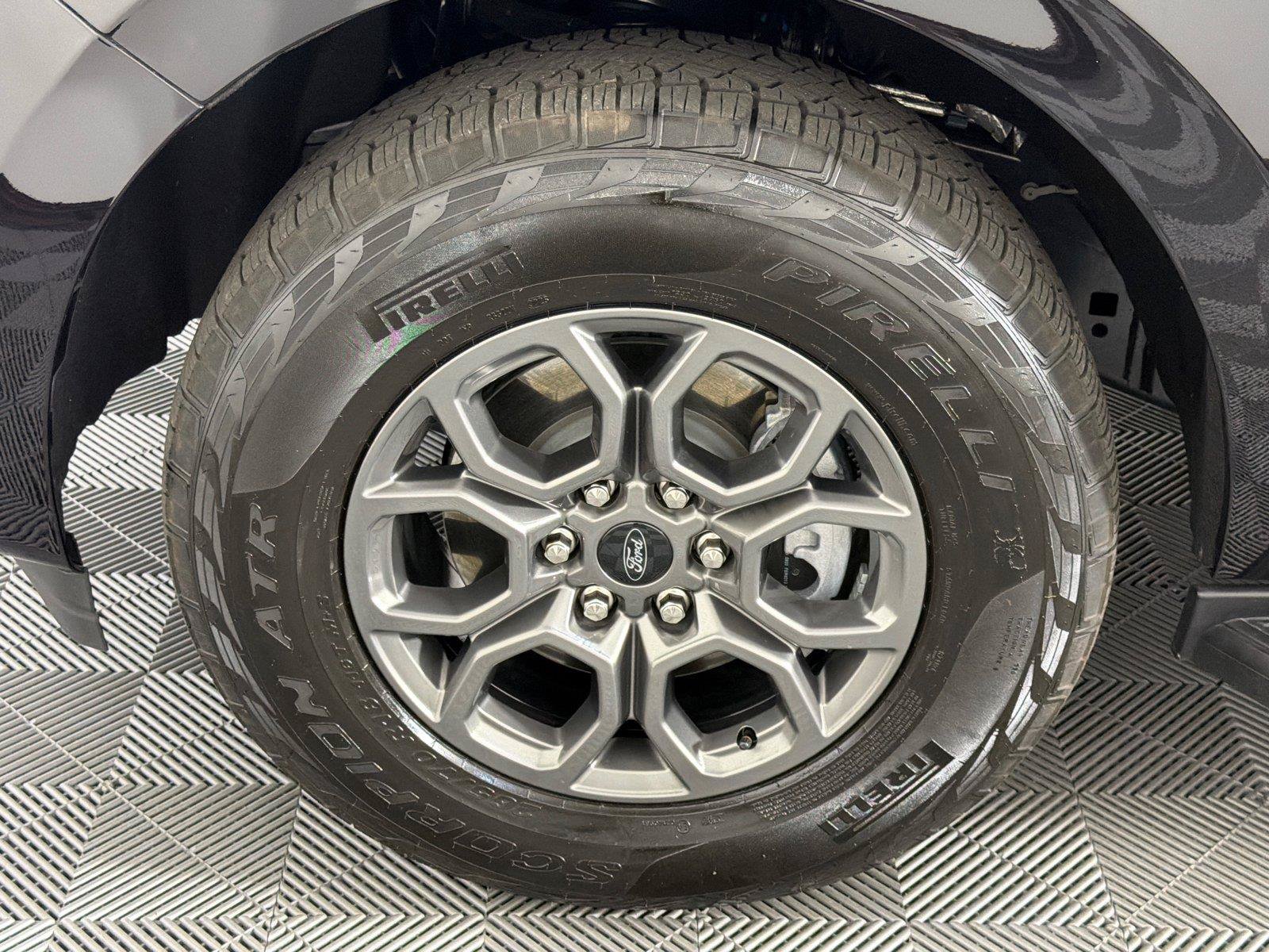 Used 2026 Ford Expedition Active RWD image 11