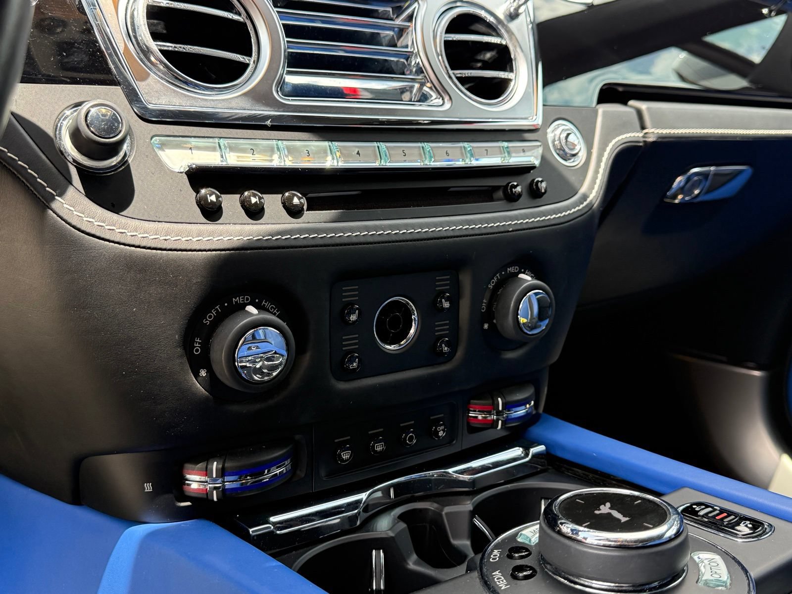 Used 2019 Rolls-Royce Wraith RWD image 43