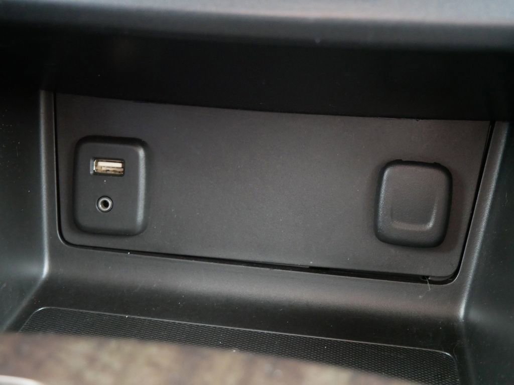Used 2015 GMC Canyon SLT image 31