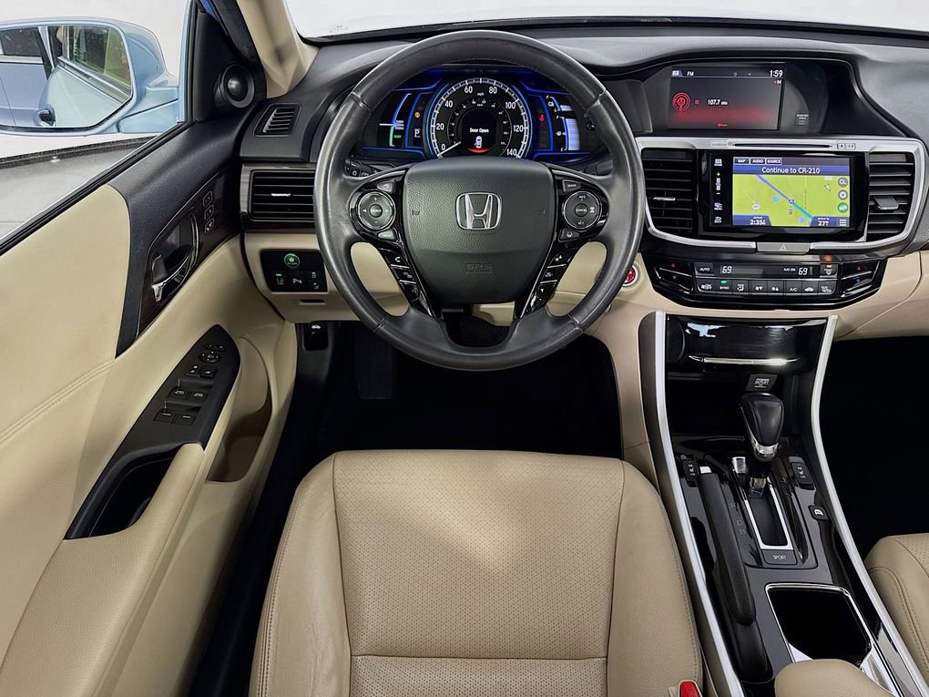 Used 2017 Honda Accord Touring image 27