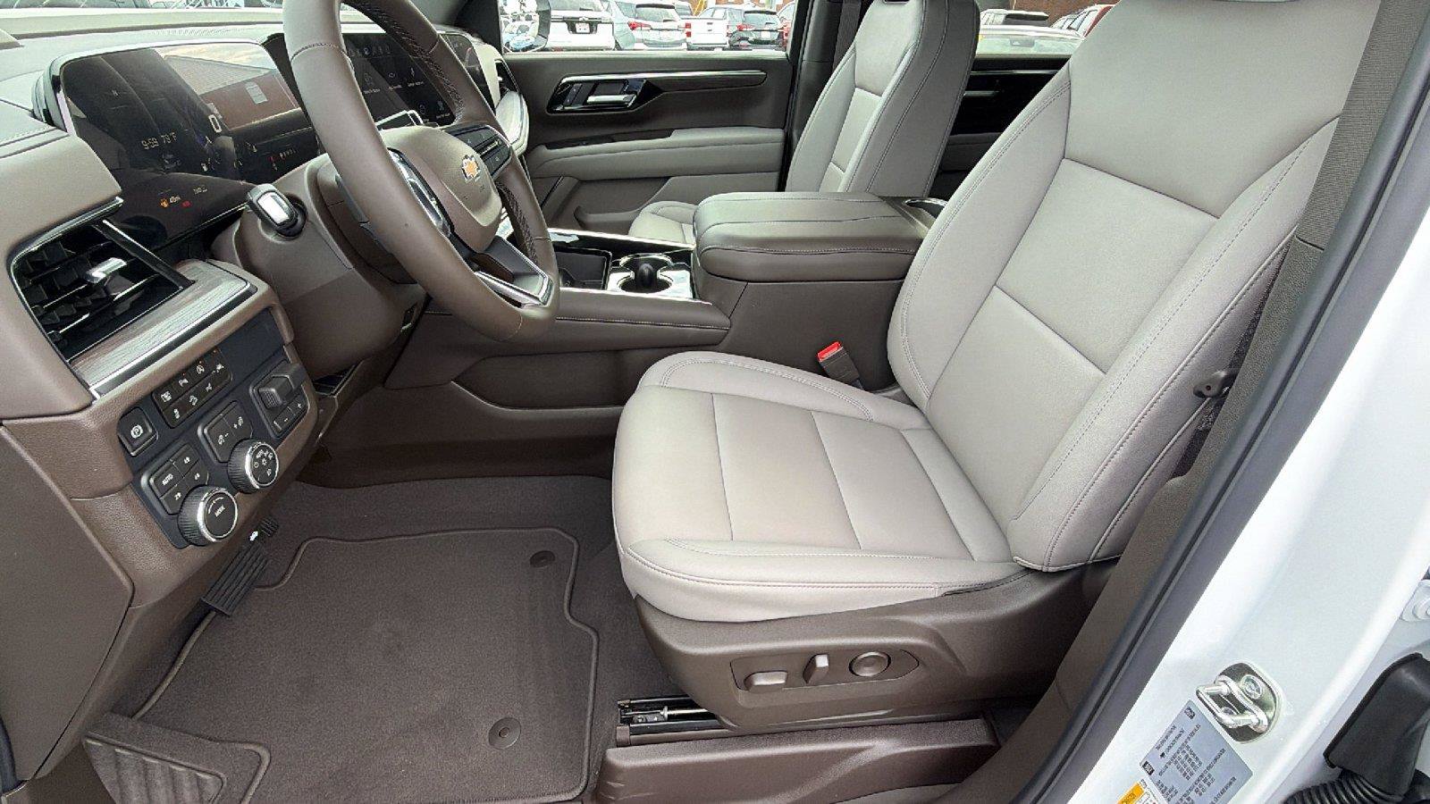 New 2026 Chevrolet Suburban LT w/ Comfort Package AWD/4WD image 16