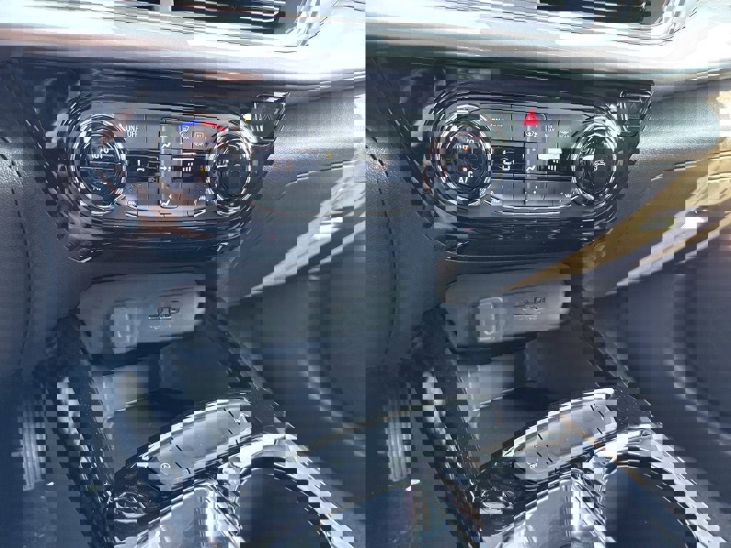 New 2025 Chevrolet Trax LT w/ Driver Confidence Package image 27