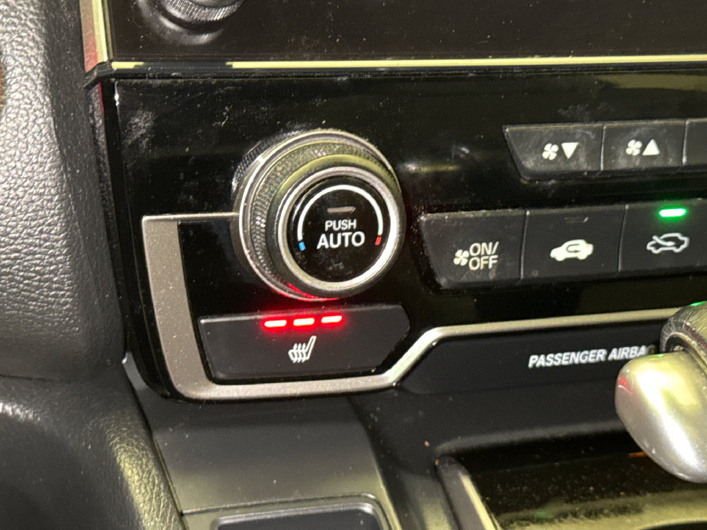 Used 2020 Honda CR-V Touring image 29