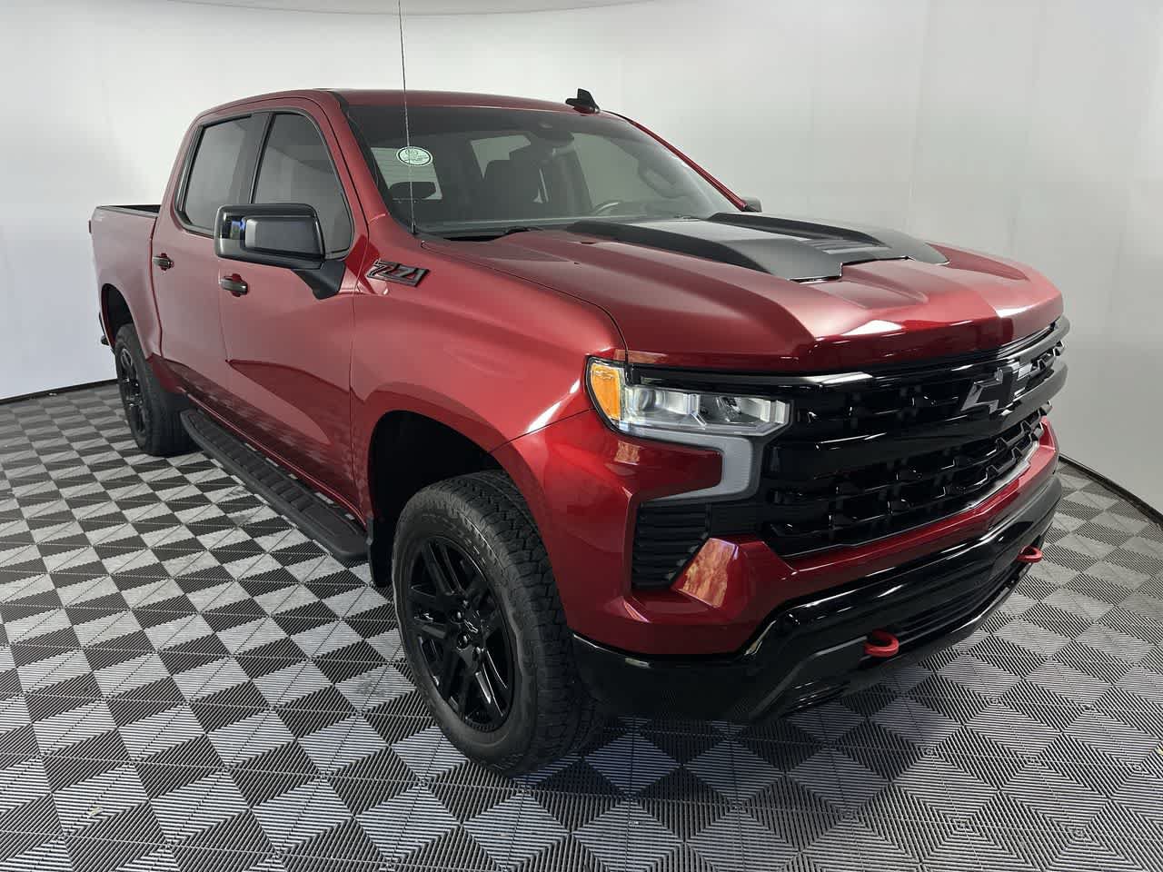 Used 2024 Chevrolet Silverado 1500 LT Trail Boss w/ Protection Package AWD/4WD image 2