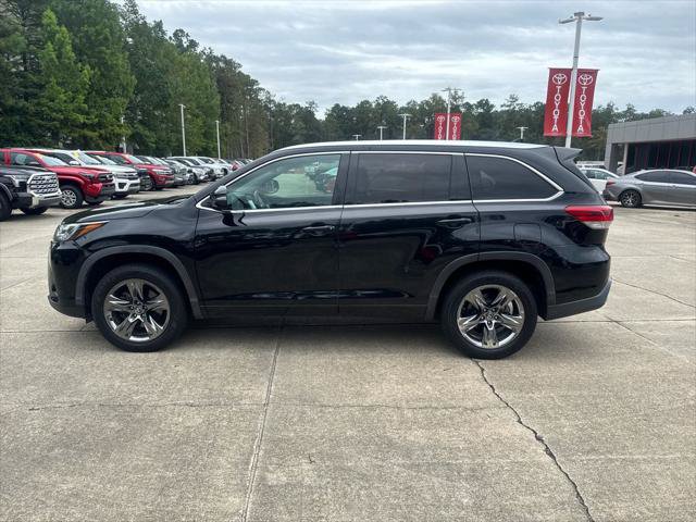 Certified 2017 Toyota Highlander Limited Platinum FWD image 2