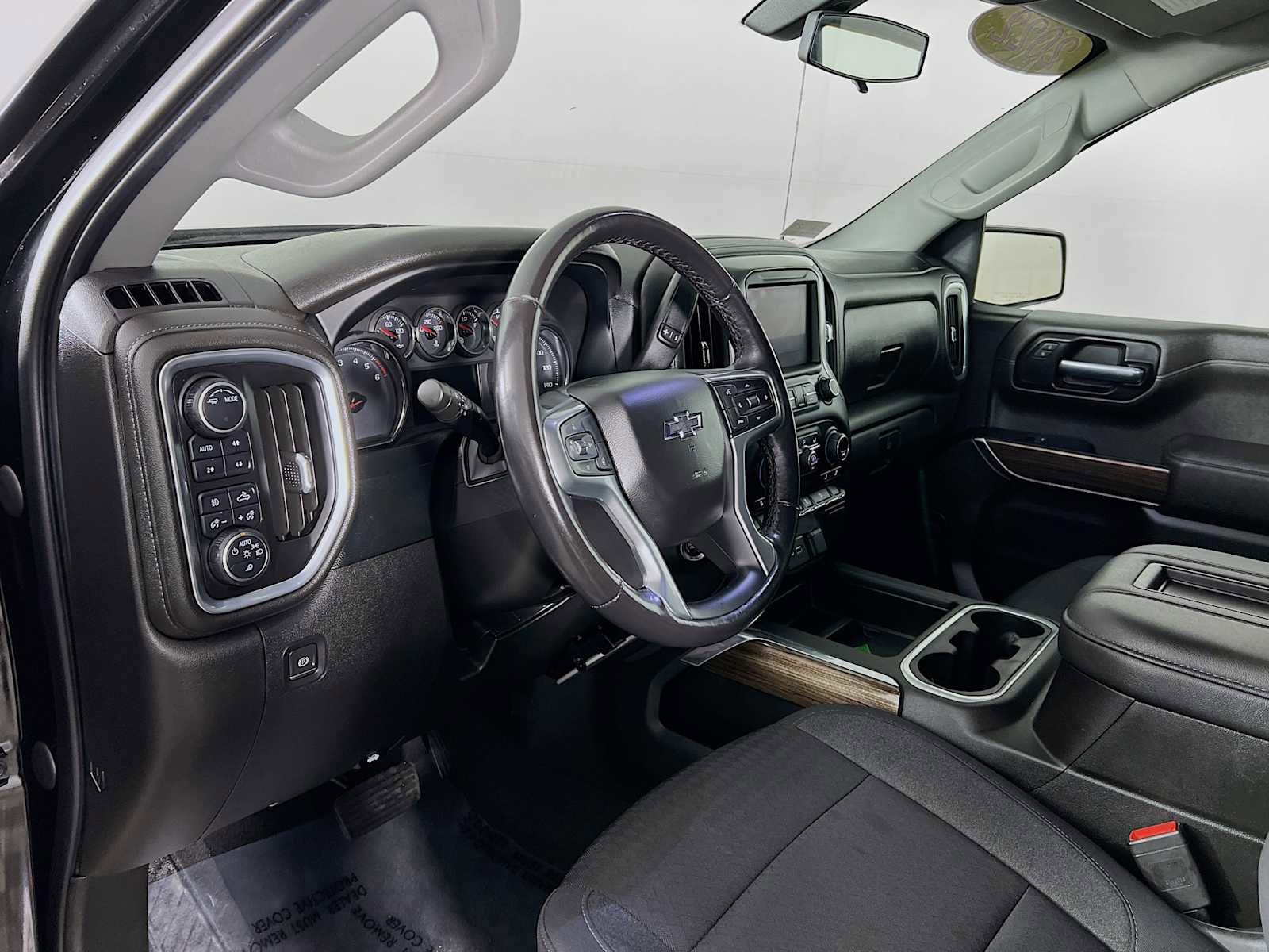 Used 2022 Chevrolet Silverado 1500 RST AWD/4WD image 9