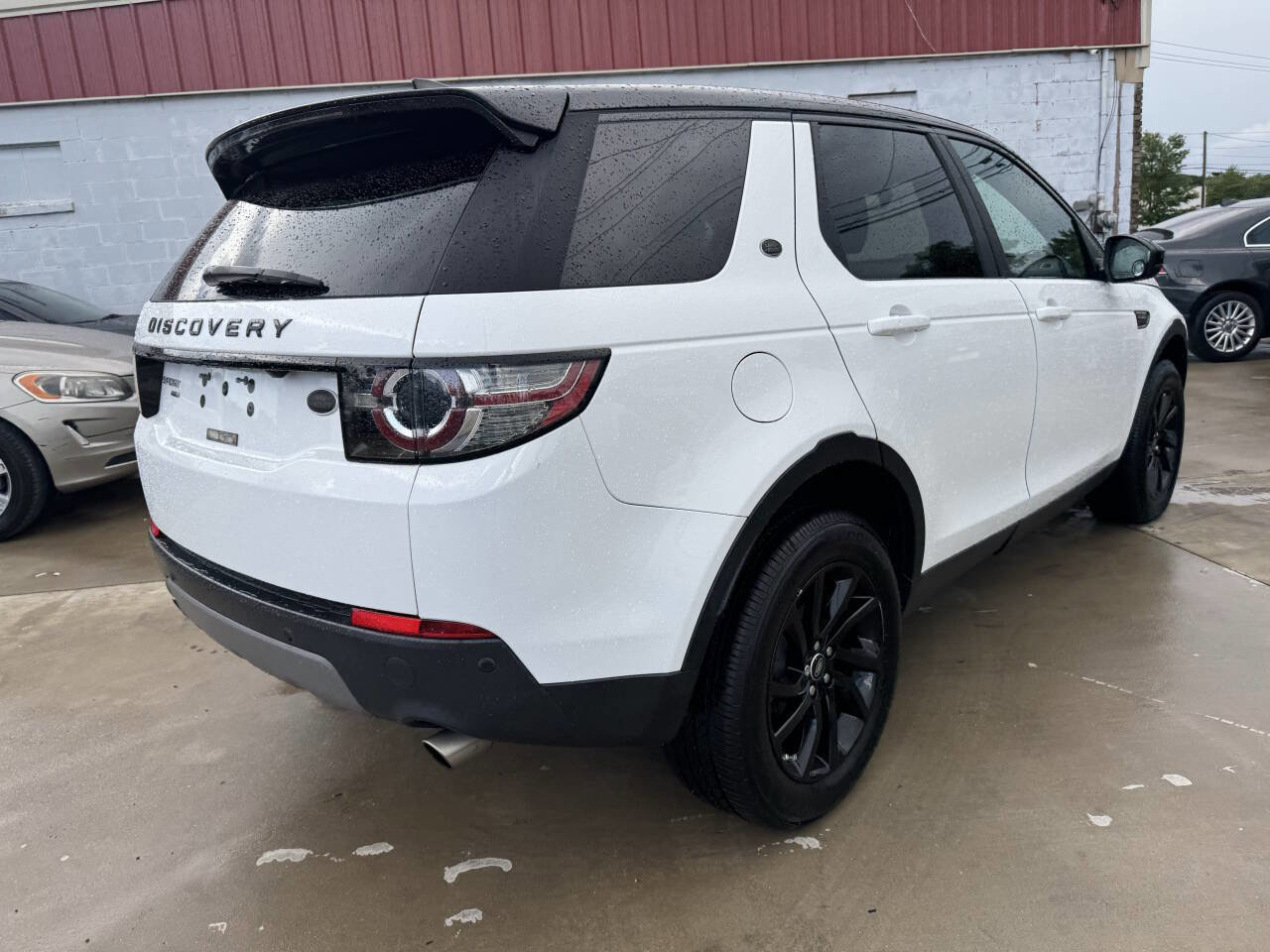 Used 2017 Land Rover Discovery Sport HSE image 11