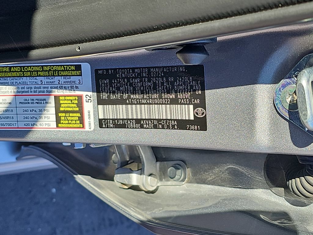 Used 2024 Toyota Camry SE image 38