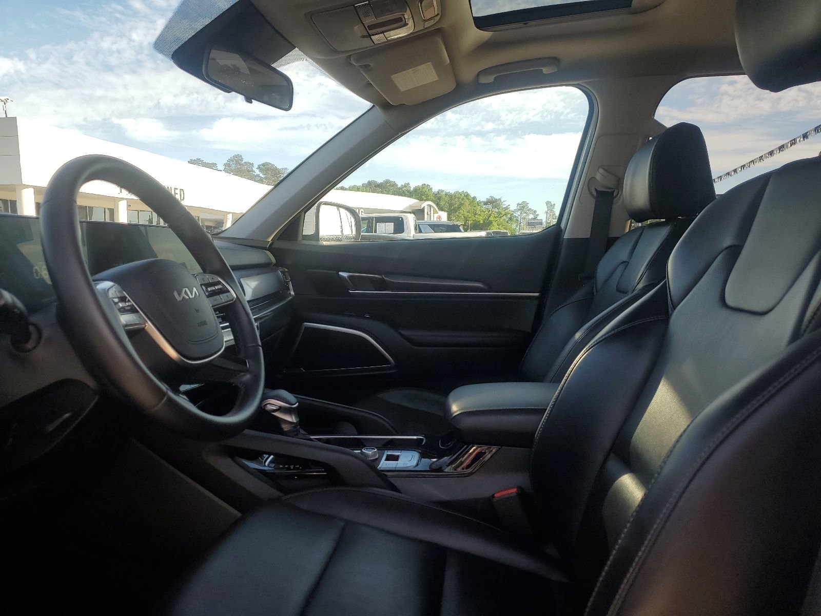 Used 2025 Kia Telluride S FWD image 8