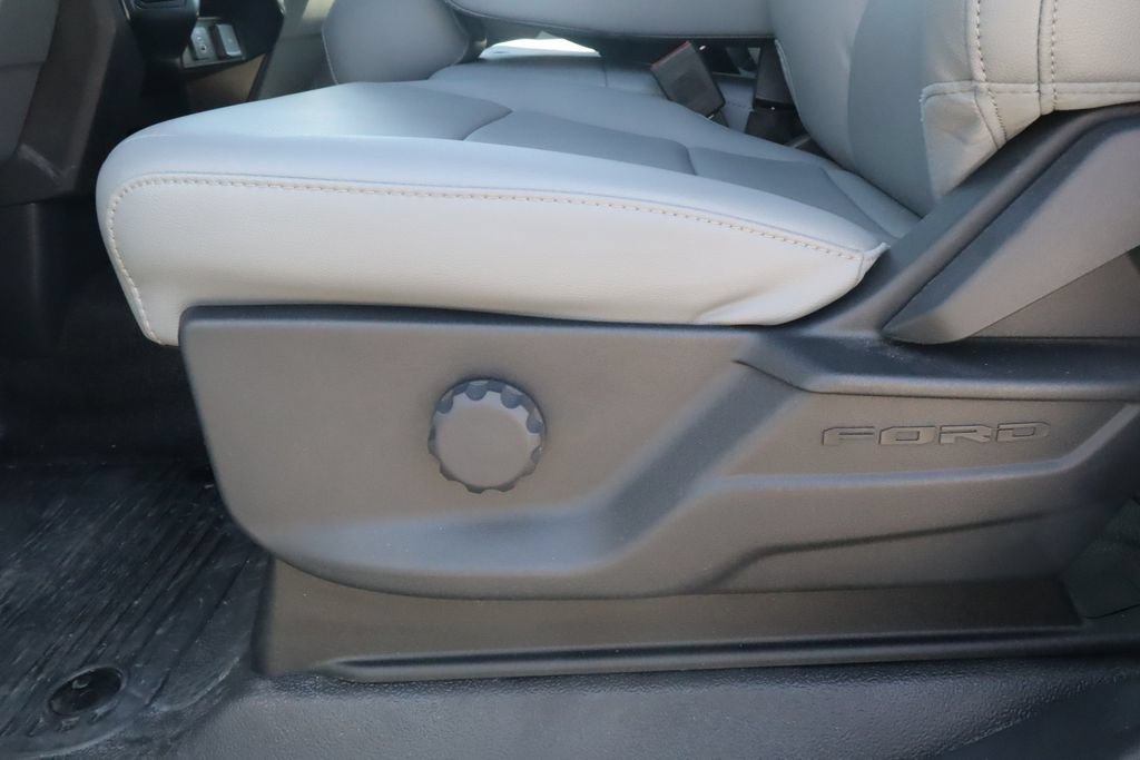 New 2026 Ford F550 4x4 Crew Cab image 20