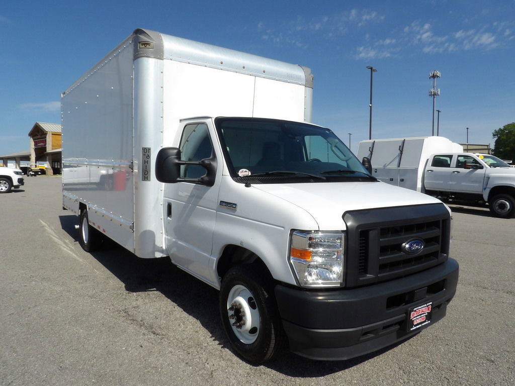 Used 2021 Ford E-350 and Econoline 350 Super Duty RWD image 11