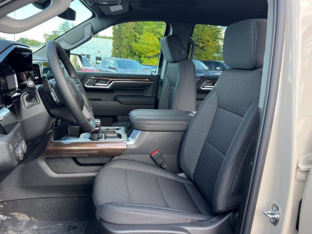 New 2026 Chevrolet Silverado 1500 RST w/ LPO, Dark Essentials Package AWD/4WD image 3