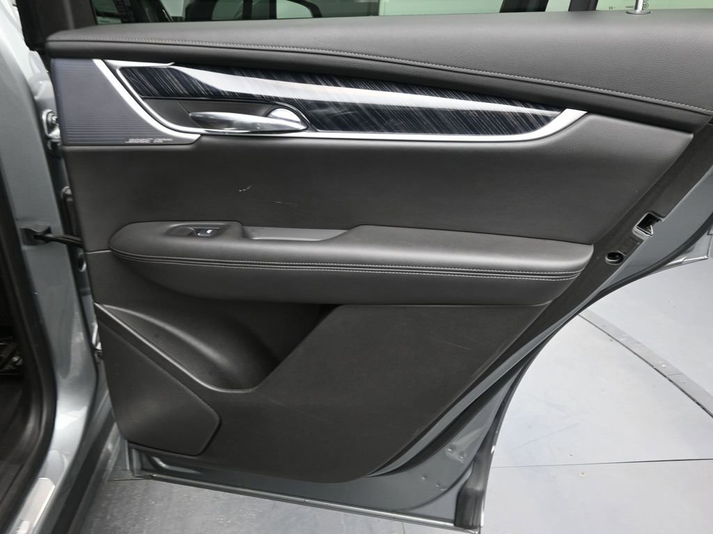 Used 2023 Cadillac XT6 Premium Luxury image 12