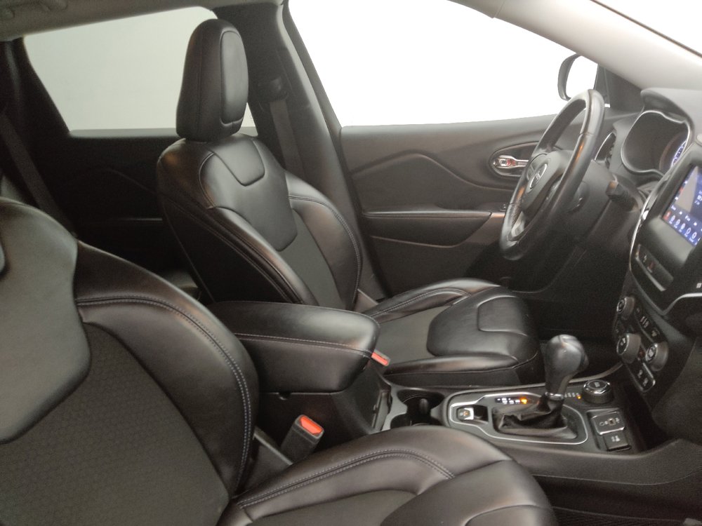 Used 2019 Jeep Cherokee Latitude Plus image 21