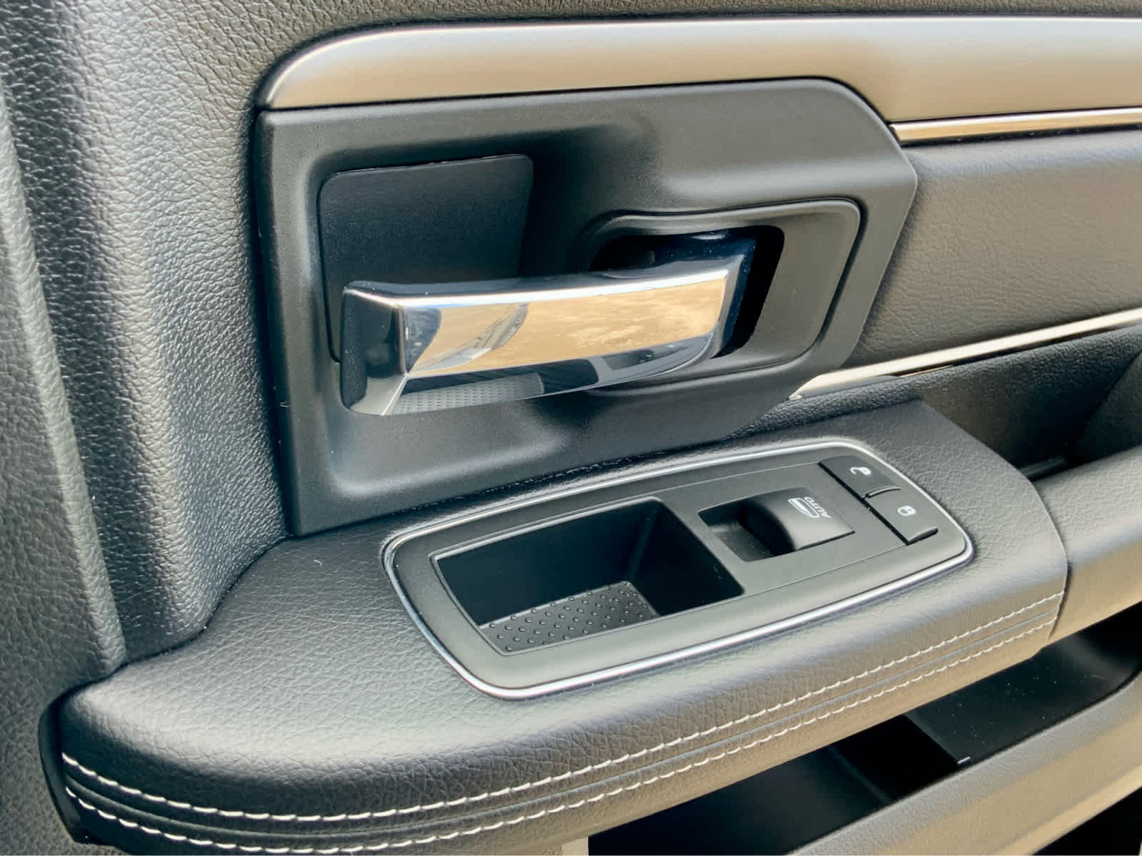 Used 2017 RAM 1500 Sport image 49