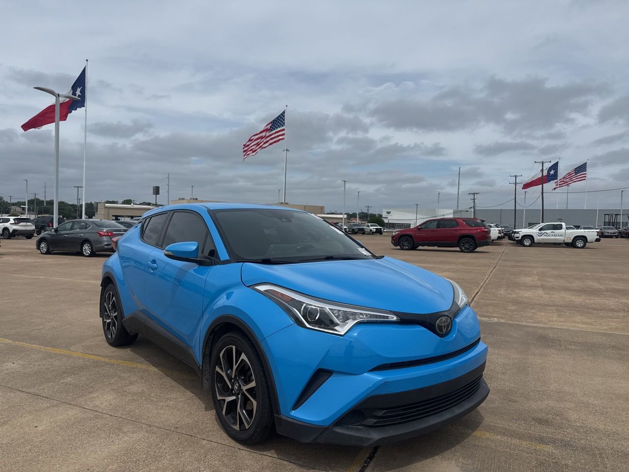 Used 2019 Toyota C-HR XLE FWD image 1