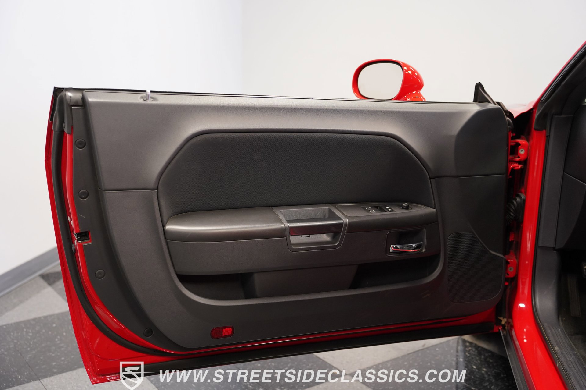 Used 2009 Dodge Challenger R/T image 37