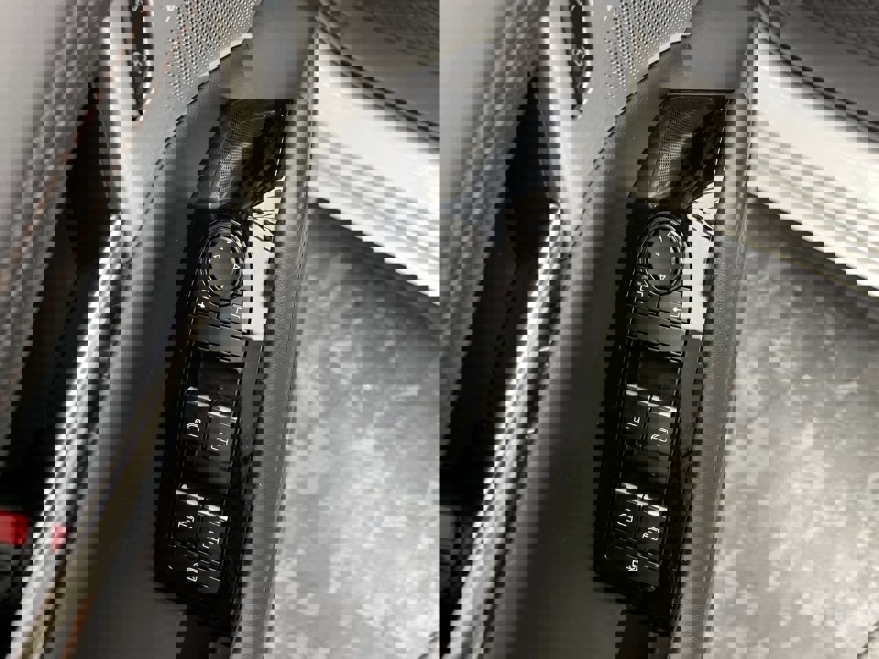 New 2025 MAZDA MAZDA3 Hatchback w/Premium Plus Pkg image 9