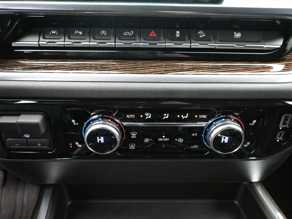 New 2026 GMC Sierra 1500 Elevation image 15