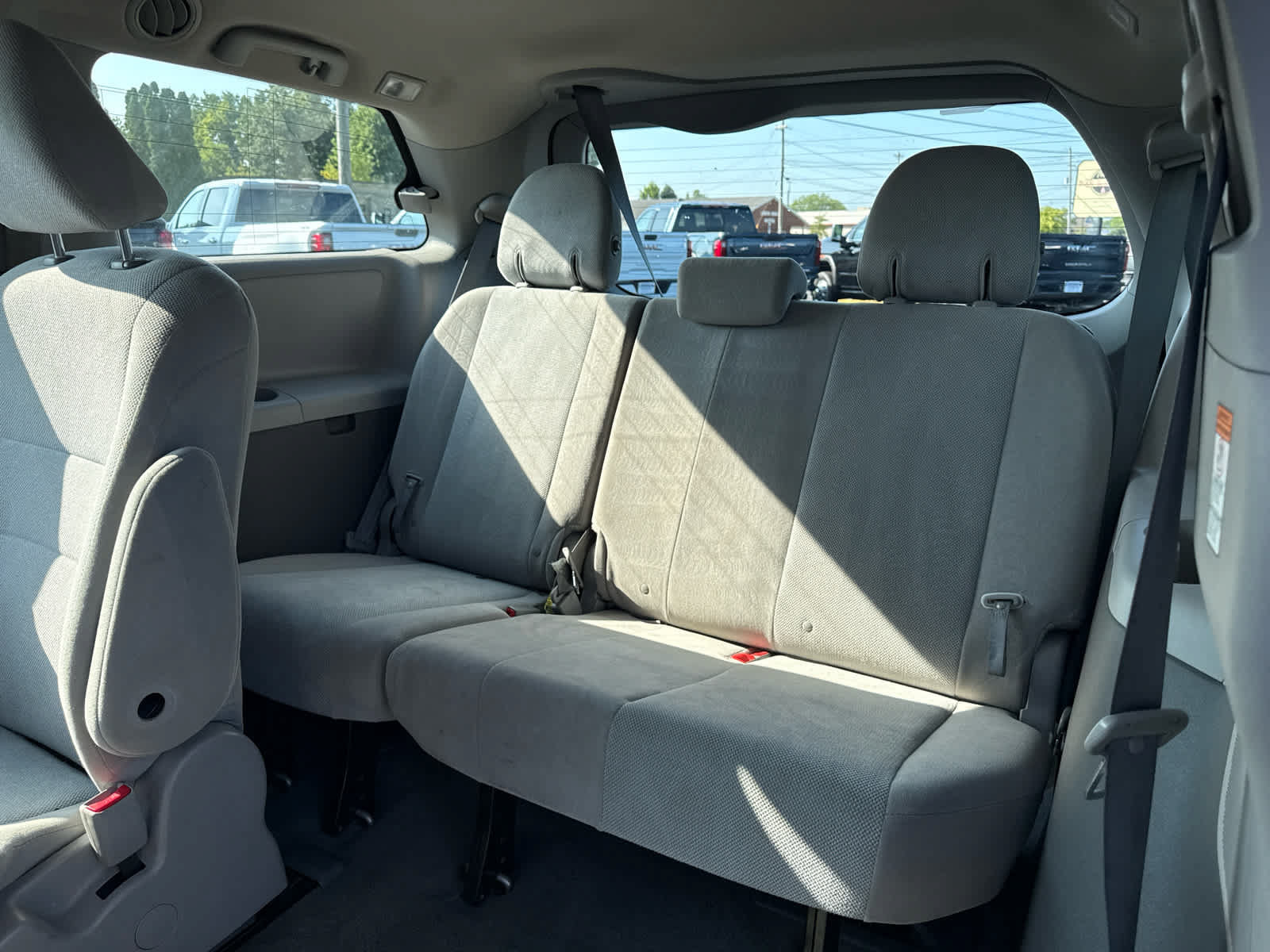 Used 2015 Toyota Sienna L FWD image 21