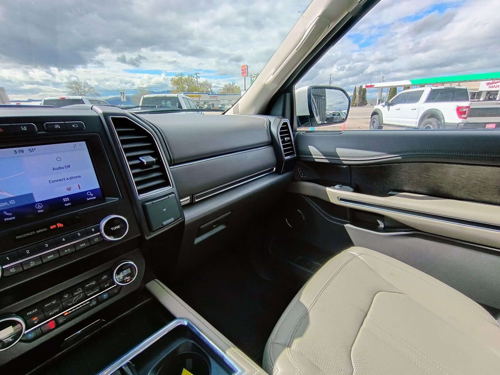 Used 2021 Ford Expedition Limited AWD/4WD image 23