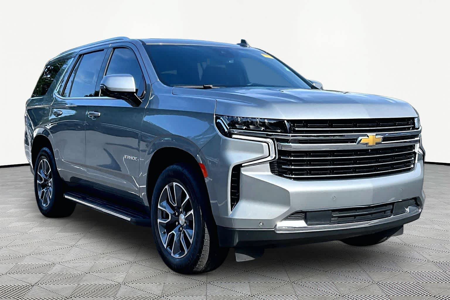 Used 2024 Chevrolet Tahoe LT w/ LT Signature Plus Package RWD image 3