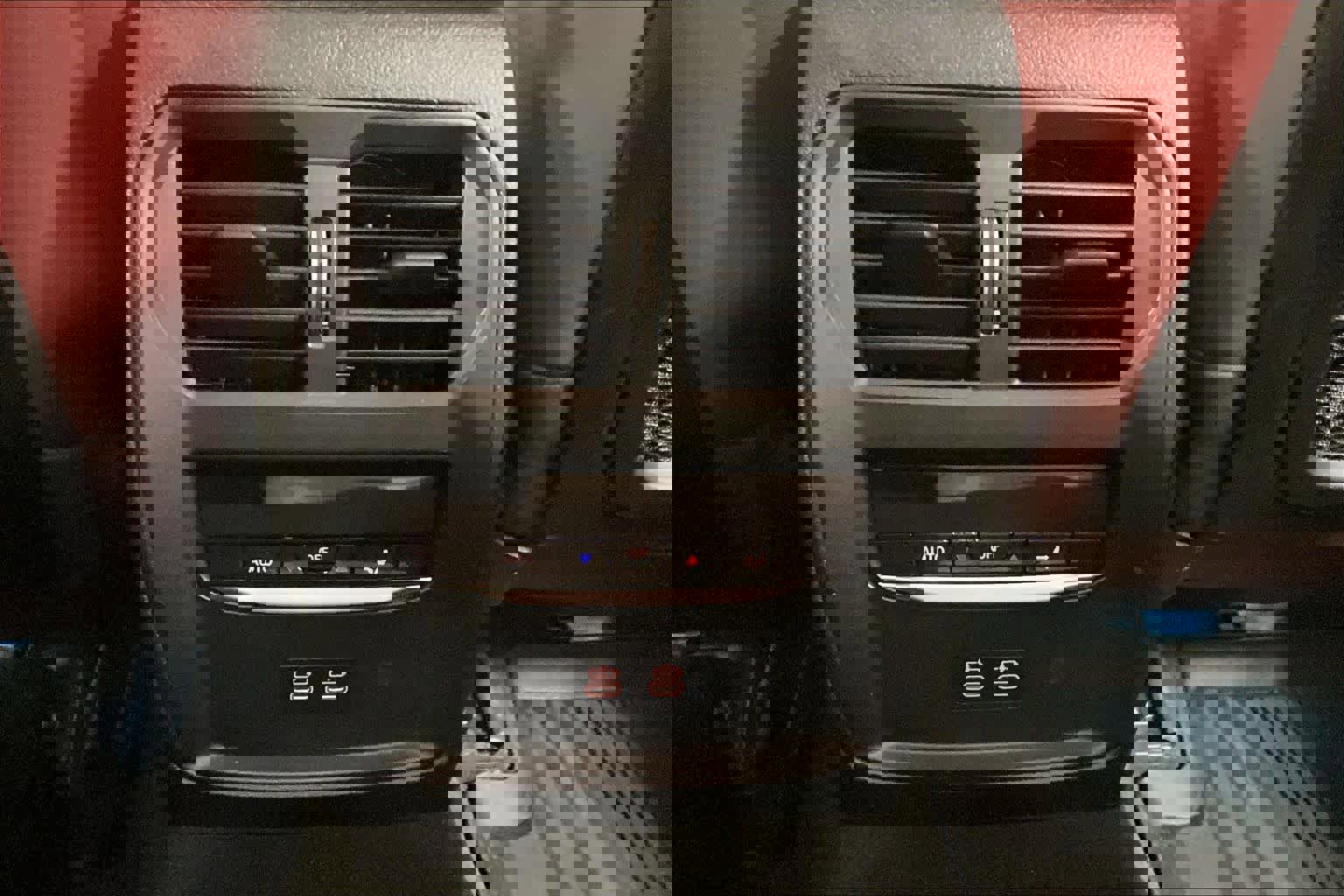 Used 2023 BMW 330e xDrive 330e xDrive w/ M Sport Package image 34