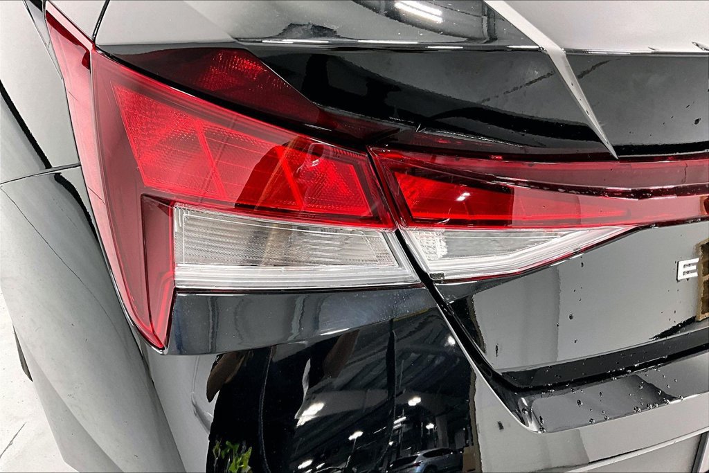 New 2026 Hyundai Elantra SE FWD image 28
