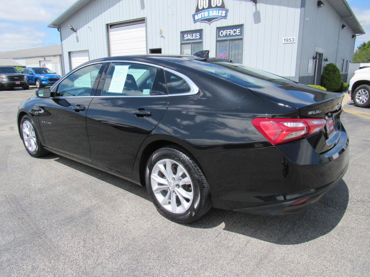 Used 2022 Chevrolet Malibu LT FWD image 4