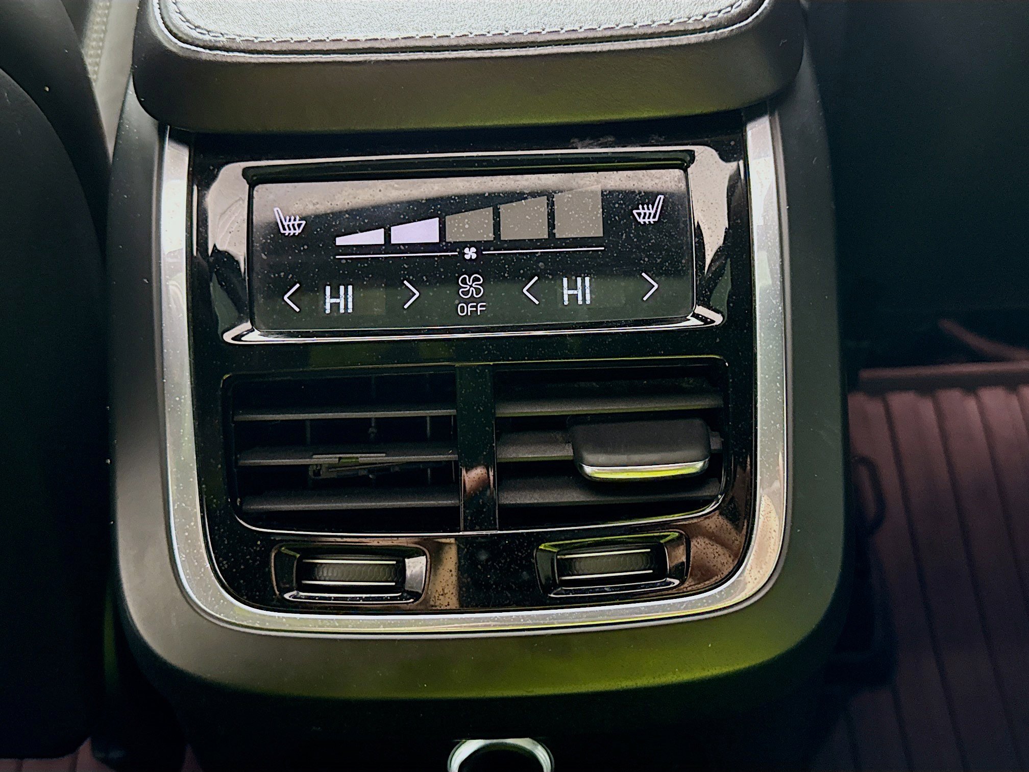 Used 2017 Volvo XC90 T8 R-Design w/ Vision Package image 26