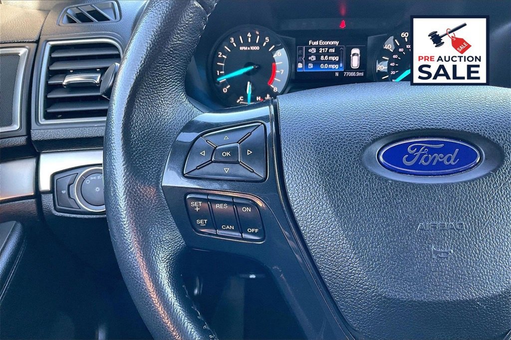 Used 2018 Ford Explorer XLT image 18