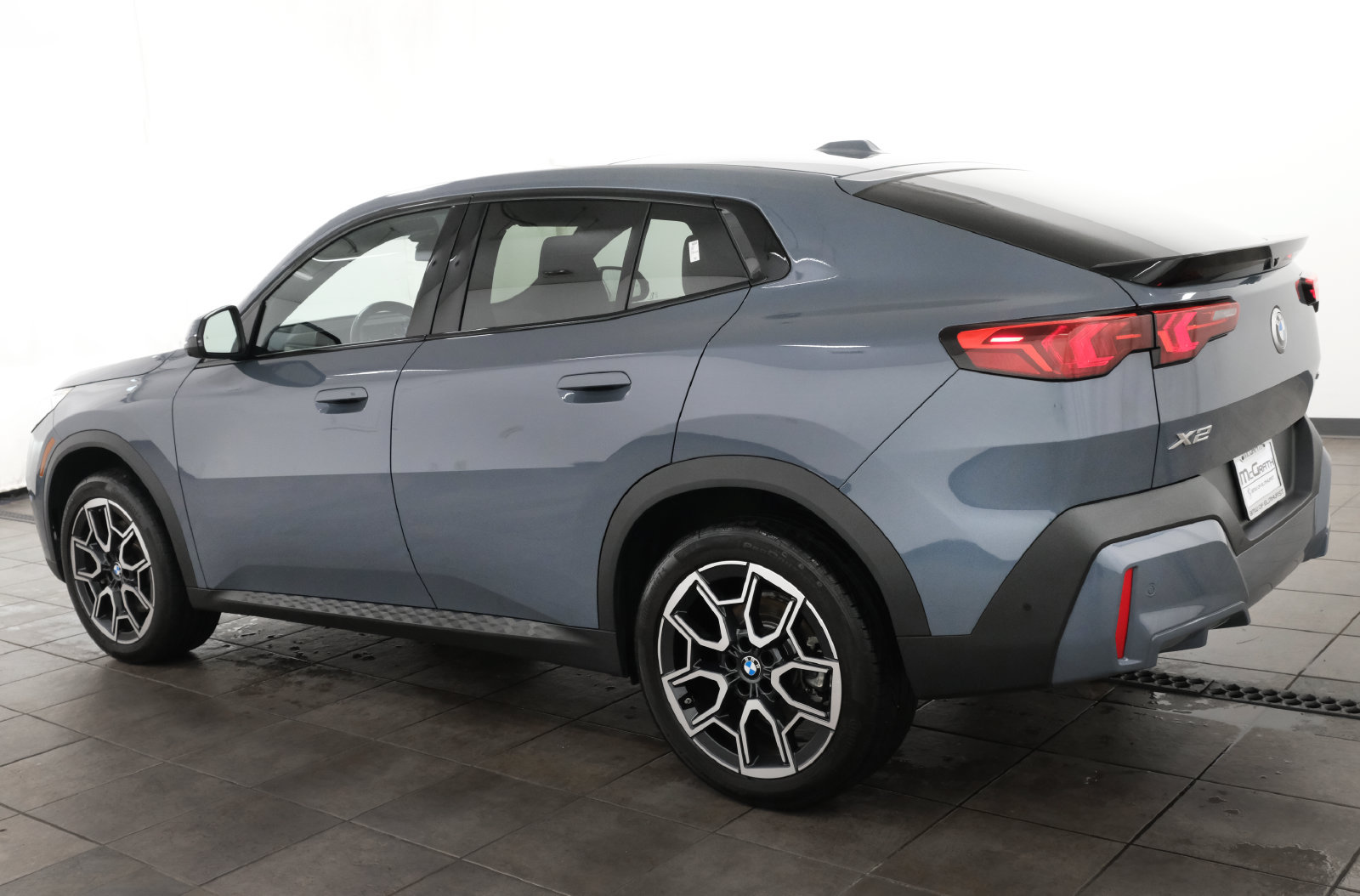 Used 2026 BMW X2 xDrive28i AWD/4WD image 3