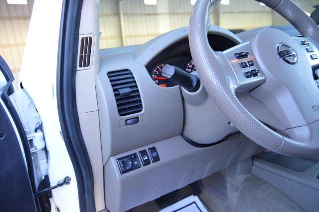 Used 2014 Nissan Frontier SV w/ SV Value Truck Package image 30