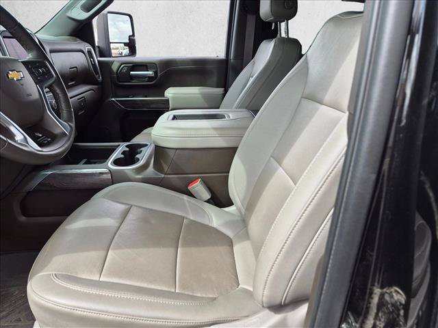 Used 2022 Chevrolet Silverado 3500 LTZ AWD/4WD image 9