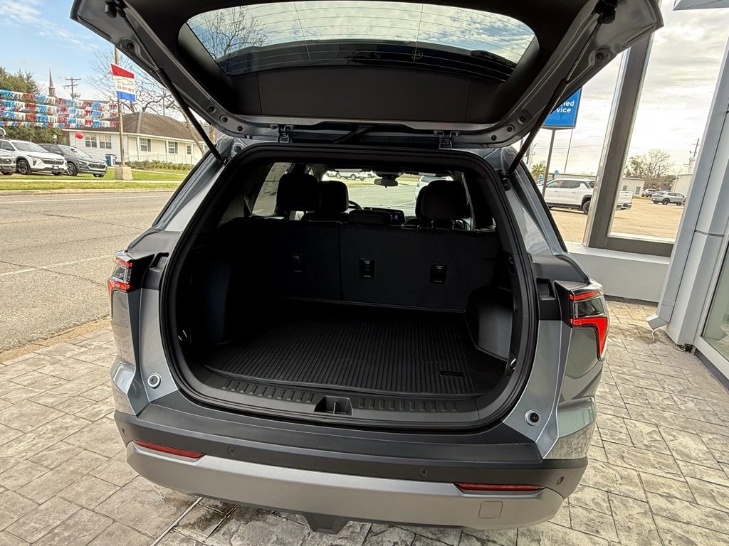New 2026 Chevrolet Equinox LT w/ LPO, Floor Liner Package image 38