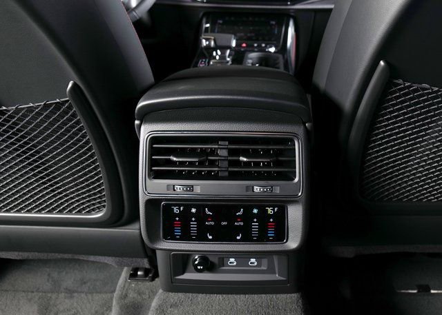 New 2026 Audi SQ8 Prestige image 23