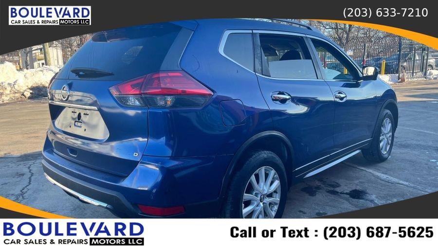 Used 2017 Nissan Rogue SV w/ SV Premium Package AWD/4WD image 6