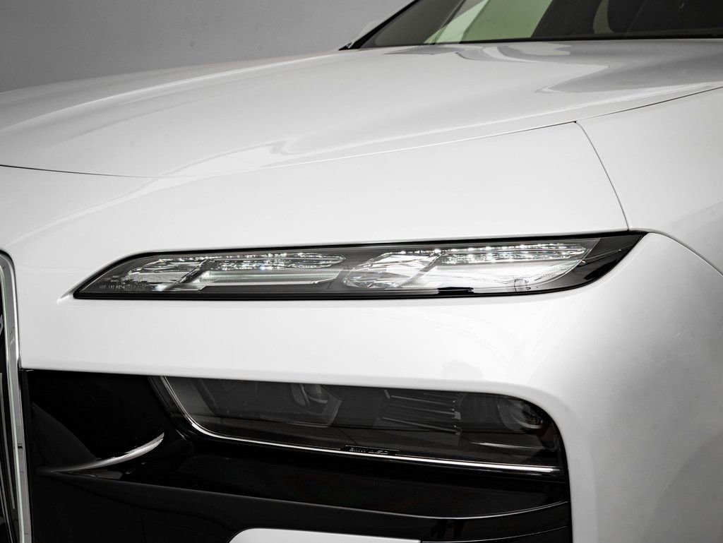 New 2026 BMW 740i xDrive w/ Executive Package image 15