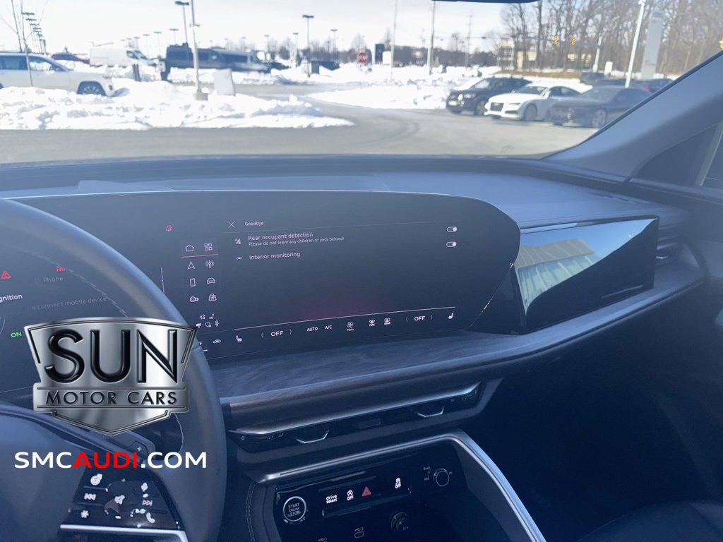 Used 2025 Audi Q5 Premium w/ Convenience Package image 22